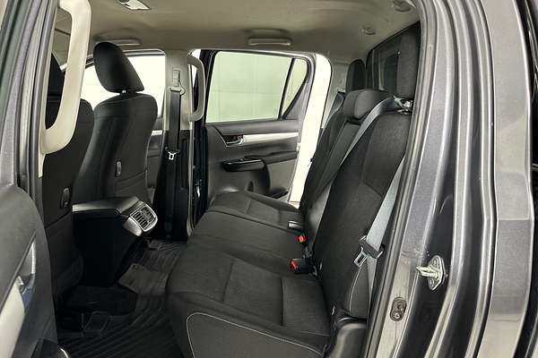 2022 Toyota HILUX SR5 (4x4) GUN126R 4X4