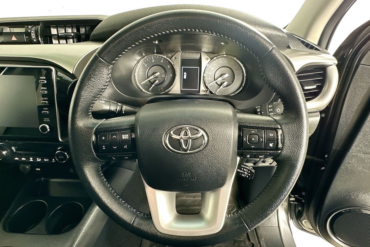 2020 Toyota HILUX SR5 (4x4) GUN126R FACELIFT 4X4