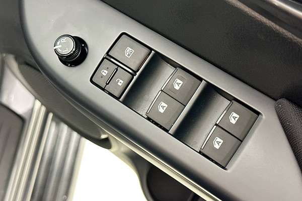 2025 Toyota HILUX SR 48V (4x4) GUN126R RC 4X4