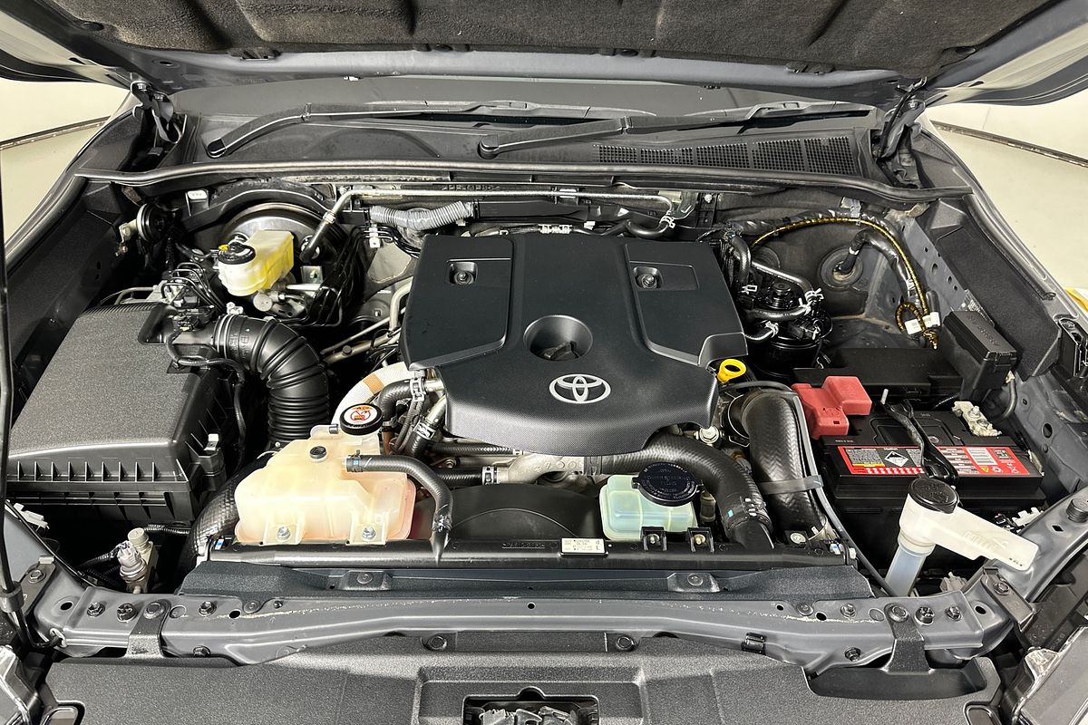 2022 Toyota HILUX SR5 (4x4) GUN126R 4X4
