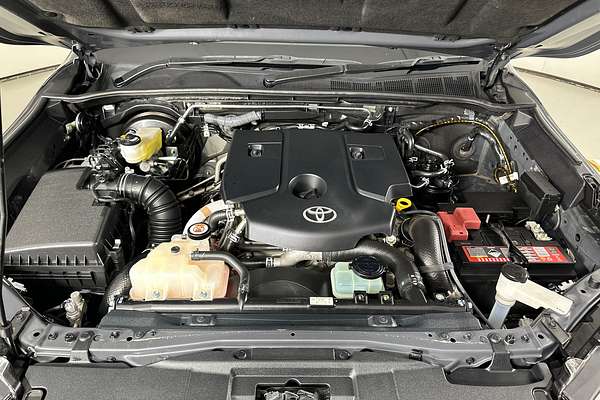 2022 Toyota HILUX SR5 (4x4) GUN126R 4X4
