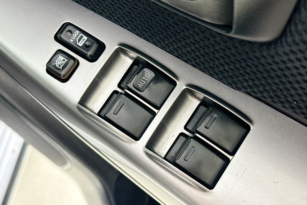 2015 Toyota HILUX SR5 (4x4) KUN26R MY14 4X4