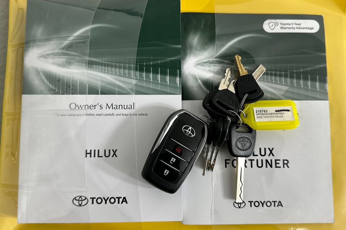 2022 Toyota HILUX SR5 (4x4) GUN126R 4X4