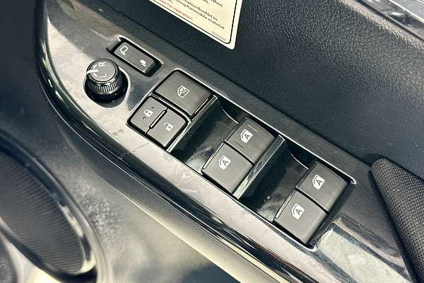 2020 Toyota HILUX SR5 (4x4) GUN126R FACELIFT 4X4