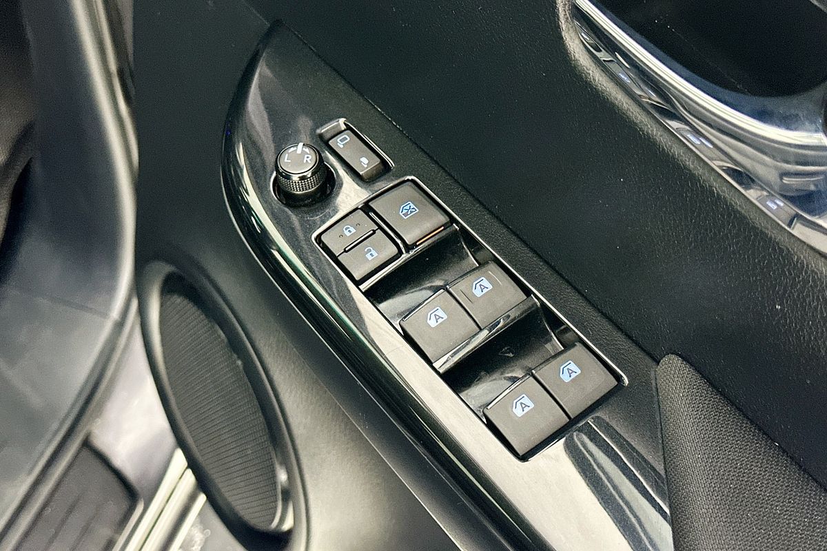 2022 Toyota HILUX SR5 (4x4) GUN126R 4X4