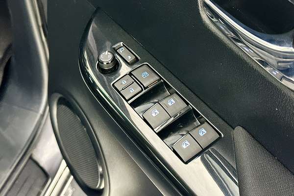 2022 Toyota HILUX SR5 (4x4) GUN126R 4X4