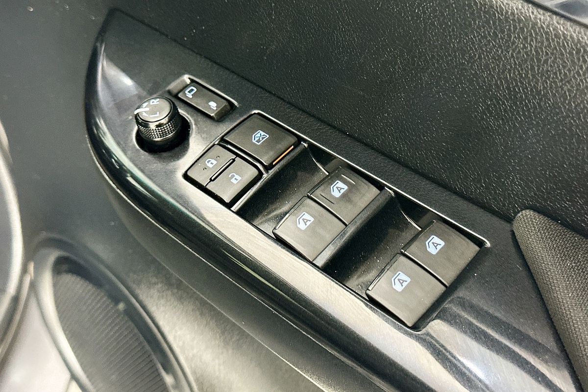 2022 Toyota HILUX SR5 (4x4) GUN126R 4X4