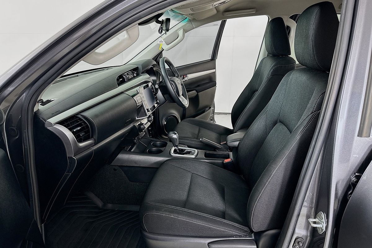 2022 Toyota HILUX SR5 GUN126R 4X4