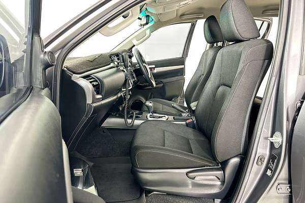 2022 Toyota HILUX SR5 (4x4) GUN126R 4X4