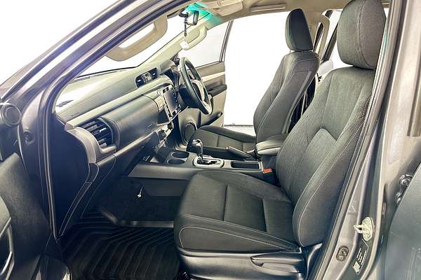 2022 Toyota HILUX SR5 (4x4) GUN126R 4X4