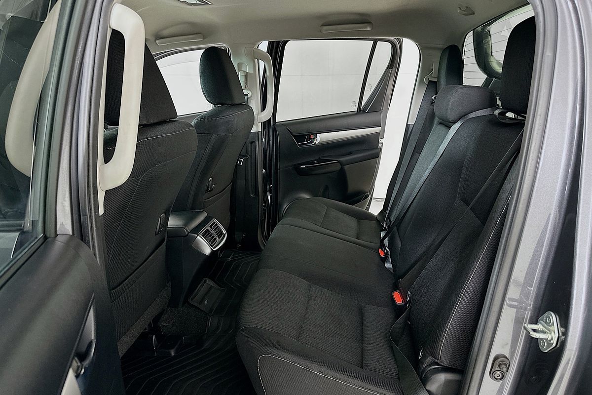 2022 Toyota HILUX SR5 GUN126R 4X4