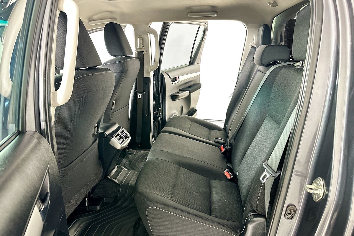 2022 Toyota HILUX SR5 (4x4) GUN126R 4X4