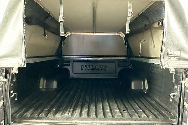 2022 Toyota HILUX SR5 (4x4) GUN126R 4X4