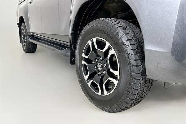 2020 Toyota HILUX SR5 (4x4) GUN126R FACELIFT 4X4