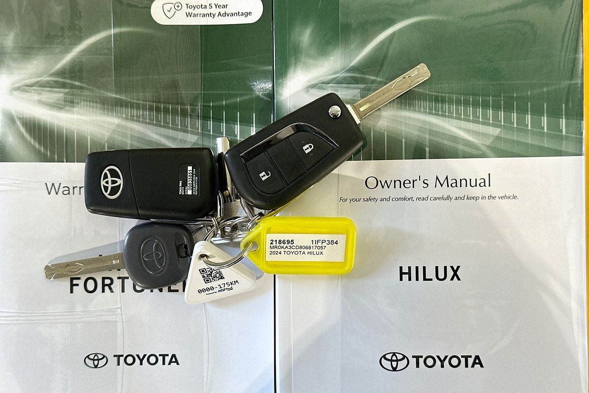 2024 Toyota HILUX SR (4x4) GUN126R 4X4