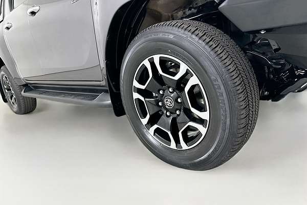 2022 Toyota HILUX SR5 (4x4) GUN126R 4X4