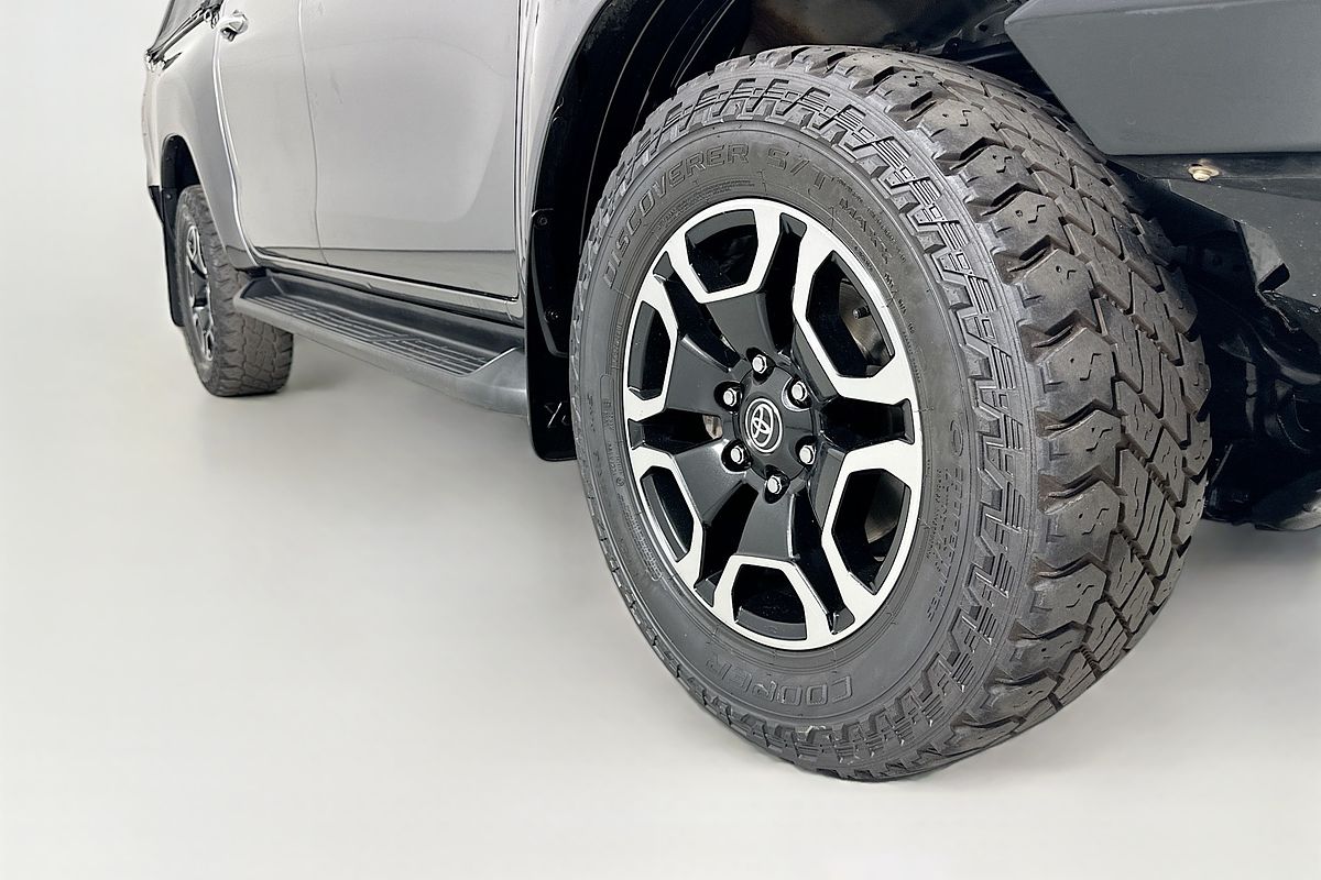 2022 Toyota HILUX SR5 (4x4) GUN126R 4X4