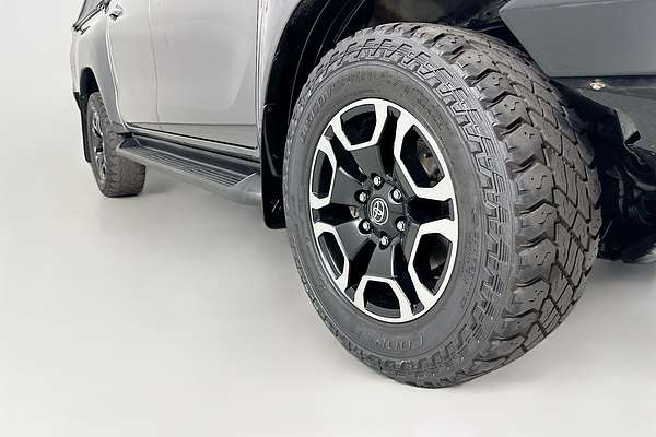 2022 Toyota HILUX SR5 (4x4) GUN126R 4X4