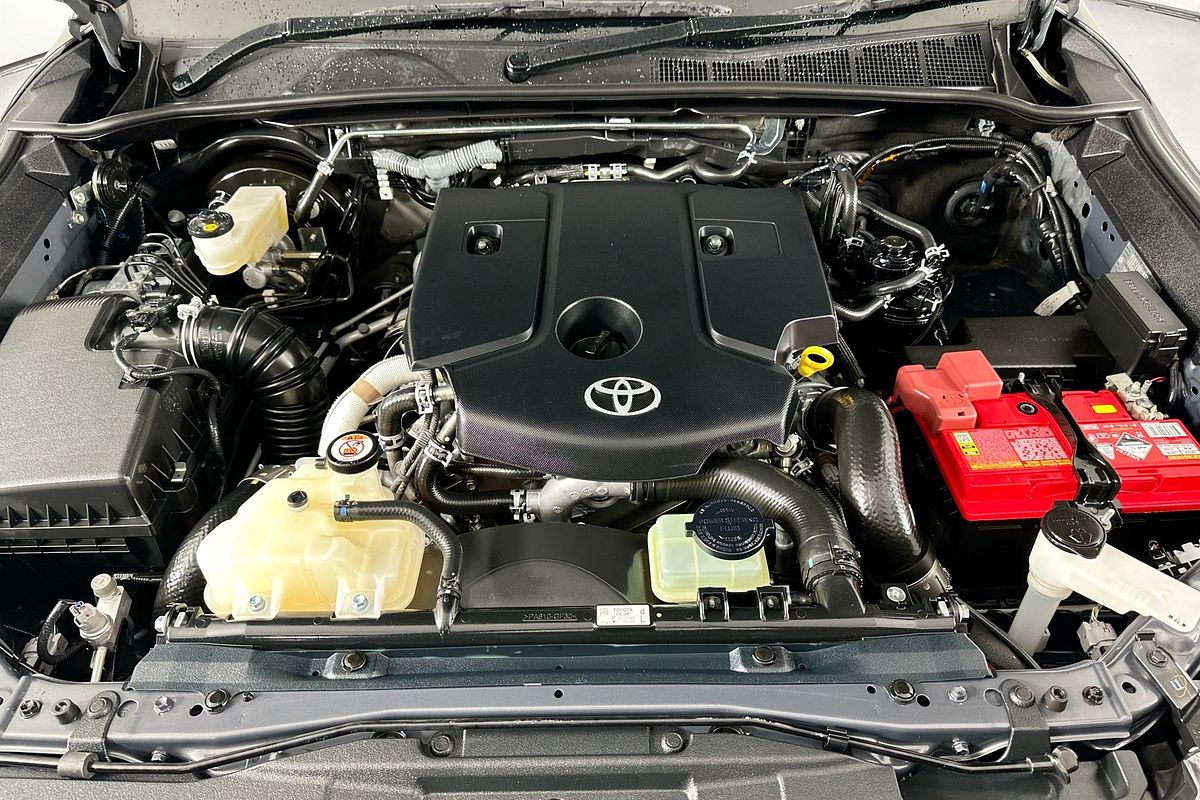 2020 Toyota HILUX SR5 (4x4) GUN126R FACELIFT 4X4