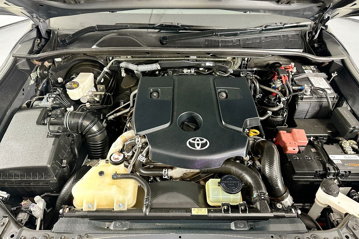 2022 Toyota HILUX SR5 (4x4) GUN126R 4X4