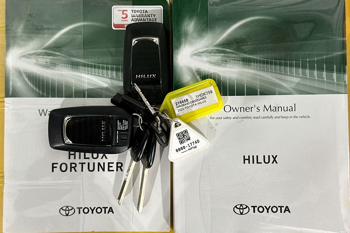 2020 Toyota HILUX SR5 (4x4) GUN126R FACELIFT 4X4