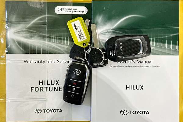 2022 Toyota HILUX SR5 (4x4) GUN126R 4X4