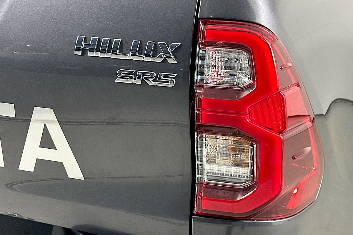 2022 Toyota HILUX SR5 (4x4) GUN126R 4X4
