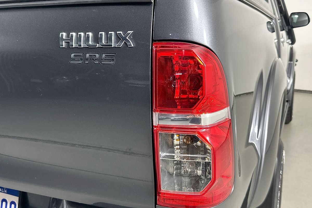 2015 Toyota HILUX SR5 (4x4) KUN26R MY14 4X4