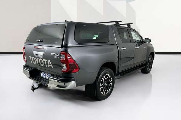 2020 Toyota HILUX SR5 (4x4) GUN126R FACELIFT 4X4