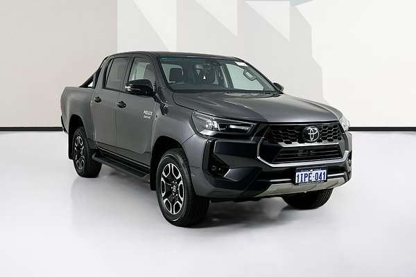 2025 Toyota HILUX SR5 48V (4x4) GUN126R RC 4X4