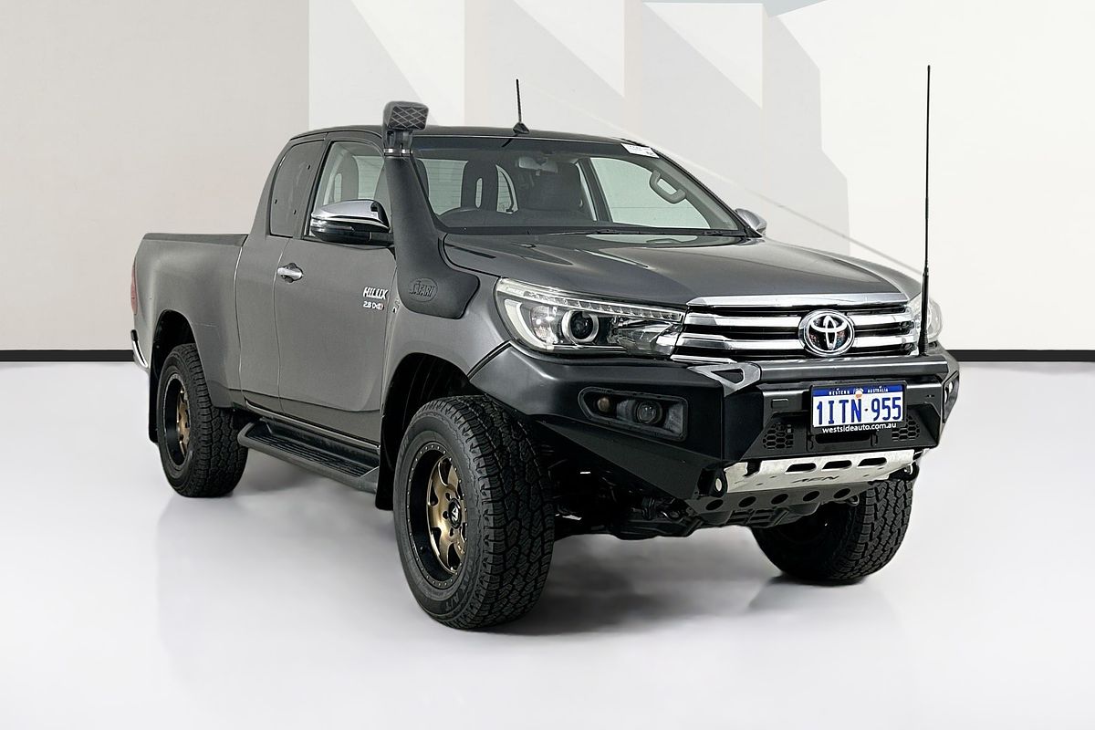 2017 Toyota HILUX SR5 (4x4) GUN126R MY17 4X4