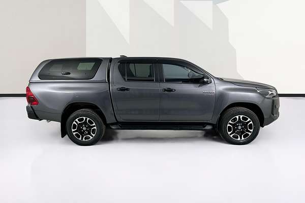 2024 Toyota HILUX SR5 48V GUN126R 4X4