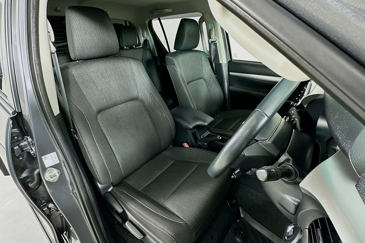 2023 Toyota HILUX SR5 (4x4) GUN126R 4X4