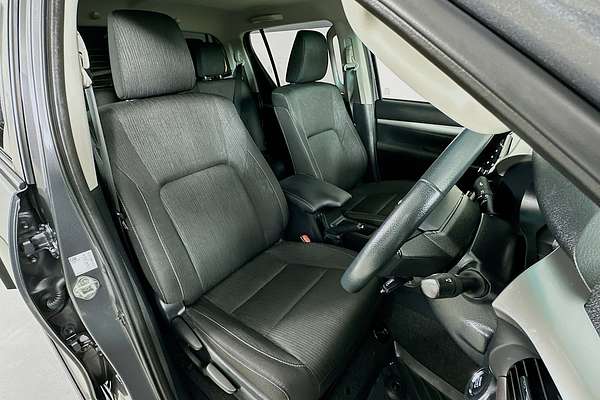 2023 Toyota HILUX SR5 (4x4) GUN126R 4X4