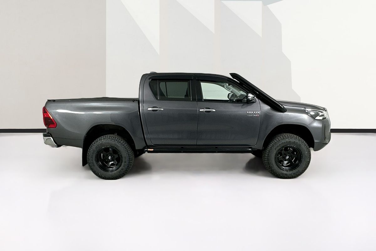2022 Toyota HILUX SR5 (4x4) GUN126R 4X4