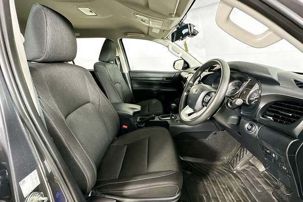 2024 Toyota HILUX SR 48V (4x4) GUN126R 4X4