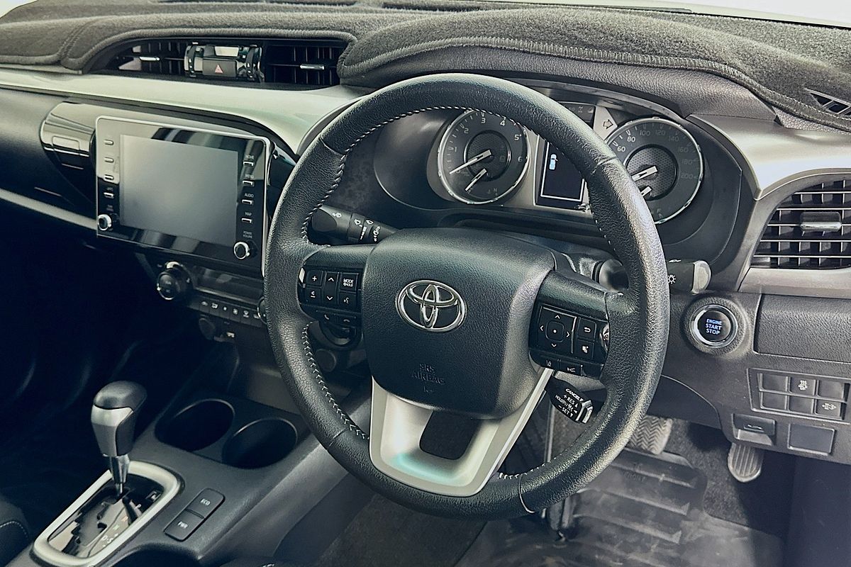 2022 Toyota HILUX SR5 (4x4) GUN126R 4X4