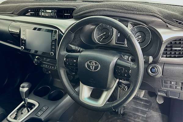 2022 Toyota HILUX SR5 (4x4) GUN126R 4X4