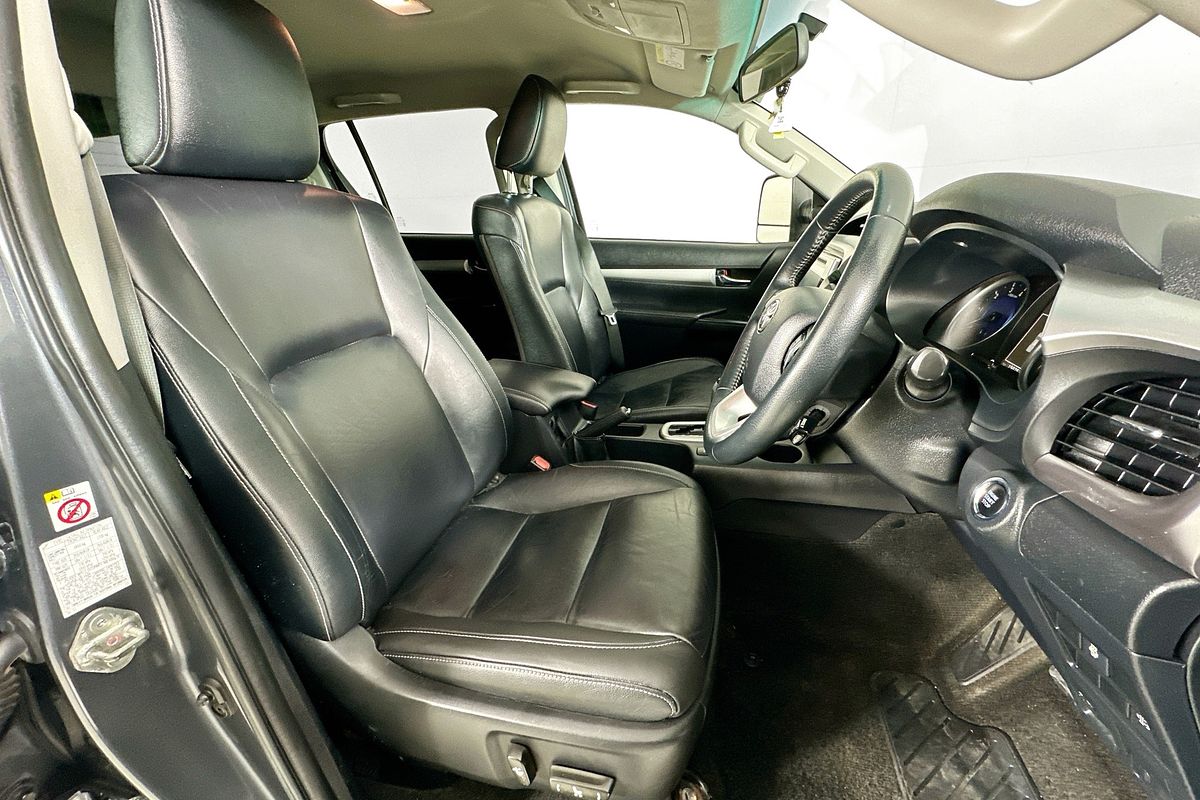 2018 Toyota HILUX SR5 (4x4) GUN126R MY17 4X4