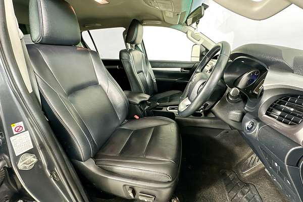 2018 Toyota HILUX SR5 (4x4) GUN126R MY17 4X4