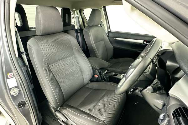 2017 Toyota HILUX SR5 (4x4) GUN126R MY17 4X4