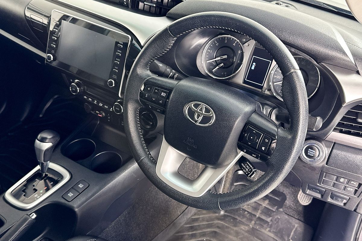 2021 Toyota HILUX SR5 (4x4) GUN126R 4X4