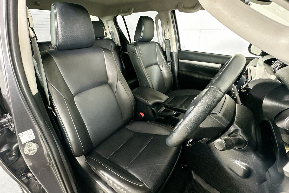 2020 Toyota HILUX SR5+ (4x4) GUN126R FACELIFT 4X4