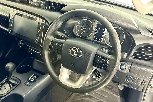 2024 Toyota HILUX SR 48V (4x4) GUN126R 4X4