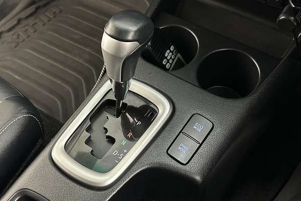 2015 Toyota HILUX SR5 (4x4) GUN126R 4X4