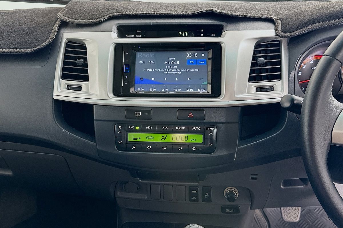 2013 Toyota HILUX SR5 (4x4) KUN26R MY12 4X4