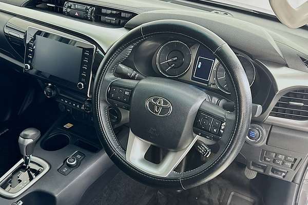 2024 Toyota HILUX SR5 48V GUN126R 4X4