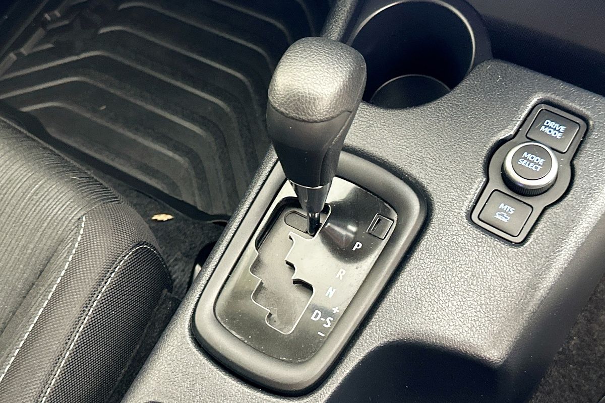 2024 Toyota HILUX SR 48V (4x4) GUN126R 4X4