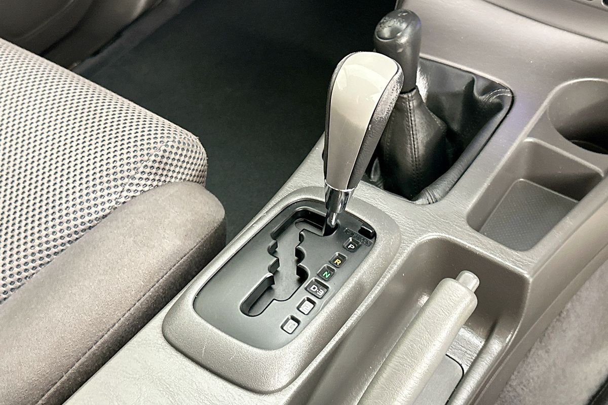 2013 Toyota HILUX SR5 (4x4) KUN26R MY12 4X4