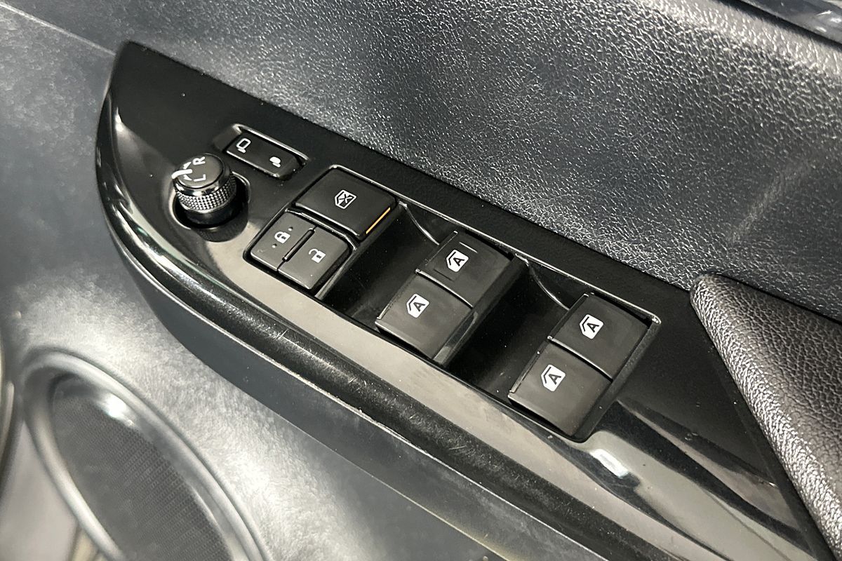 2017 Toyota HILUX SR5 (4x4) GUN126R MY17 4X4